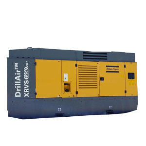 Schwarzer tragbare Kompressor XRVS1350 429 kW und 975 L Diesel Tank Kapazität Die ultimative mobile Lösung