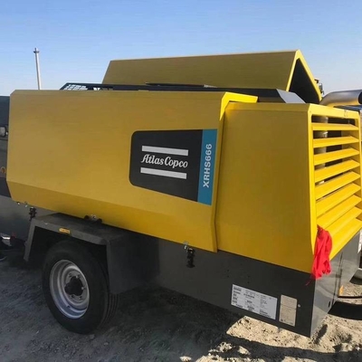 Leistungsstarker schwarzer tragbarer Kompressor XRHS666C mit 20 Bar Nenndruck und QSB6.7-C260 Motor