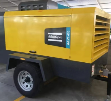 XAVS450 Tragbarer Kompressor Volllast 2400 U/min Kompaktes Design FAD 13 m³/min